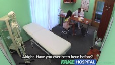 FakeHospital Doctor will mit einem fruchtbaren Creampie helfen Betrügen geduldig concieve